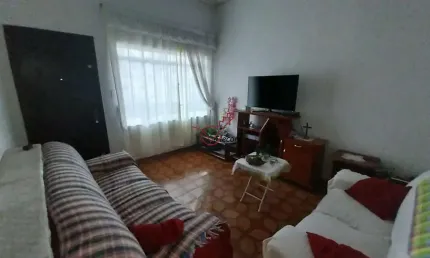 Casa com 2 quartos à venda na Rua Tiradentes, 210, Centro, Jacareí