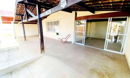 Casa Comercial para Locação ou Venda na Zona Sul no Jardim Satélite em São José