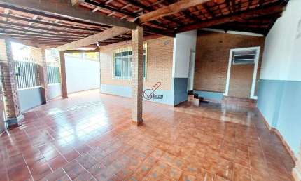 CASA PARA LOCAÇÃO OU VENDA -  FINS  RESIDENCIAIS OU COMERCIAIS NO CONJUNTO TRINT