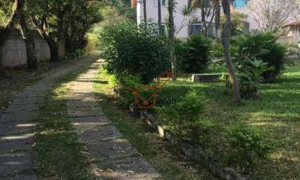 Linda Chácara com 5000m² e 5 casas na Região do Bairrinho - Zona Norte