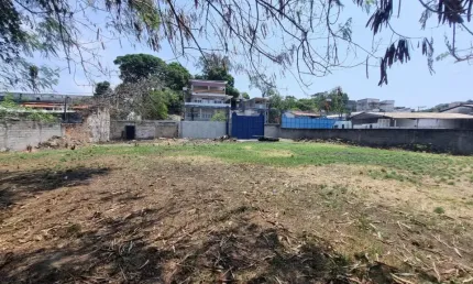Oportunidade! combo com 2 terrenos, 1 área comercial para baia de guanabara + 2 casas