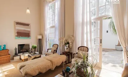 Casa em condomínio para venda com 4 quartos, sendo 2 suítes, 365m²