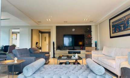 Apartamento tipo para venda com 4 quartos, sendo 3 suítes, 215m²
