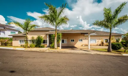Casa em condomínio para venda e locação com 6 quartos, sendo 6 suítes, 850m²