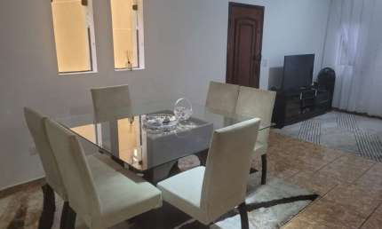 Casa tipo para venda com 5 quartos, sendo 1 suíte, 181m²