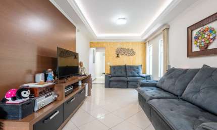 Sobrado para venda com 4 quartos, sendo 2 suítes, 170m²