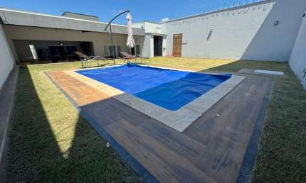 Casa com 3 quartos à venda na Rua Hortências, Cidade Jardim, Uberlândia
