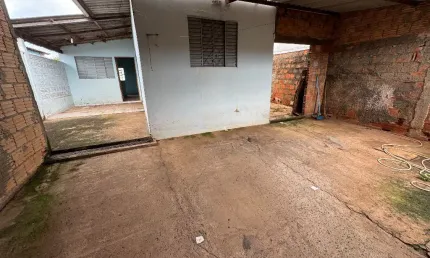 Casa com 4 quartos à venda na Rua dos Curiós, Jardim das Palmeiras, Uberlândia