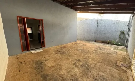 Casa com 2 quartos à venda na Rua Eduardo Luiz Vieira, Jardim Canaã, Uberlândia