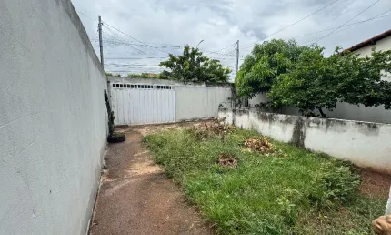 Casa com 3 quartos à venda na Rua dos Acantos, Cidade Jardim, Uberlândia