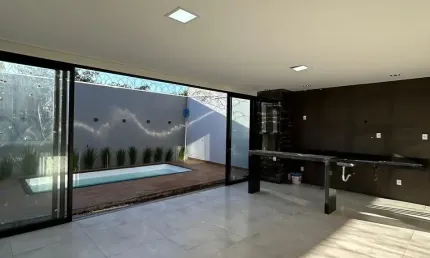 Casa com 3 quartos à venda na Avenida Luiz Fernando Quirino, Jardim Inconfidência, Uberlândia