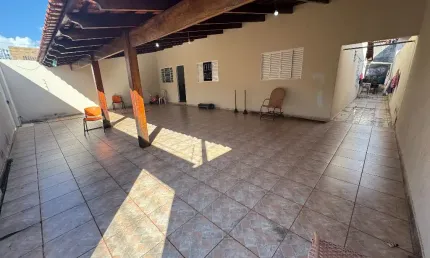 Casa com 3 quartos à venda na Rua Agripino Valeriano da Silva, Granada, Uberlândia