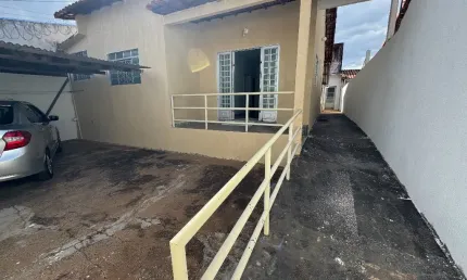 Casa com 3 quartos à venda na Rua Congresso, Parque das Laranjeiras, Uberlândia