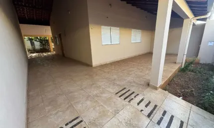 Casa com 3 quartos à venda na Avenida José Divino Cardoso, Santa Luzia, Uberlândia