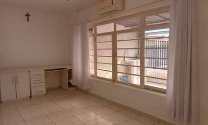 Casa com 3 quartos para alugar na Rua Wilson Alvarenga Abreu, Vila Cidinha, Mogi das Cruzes