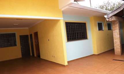 Casa com 2 quartos para alugar na Rua Américo Brasiliense, 796-A, Vila Morangueira, Maringá