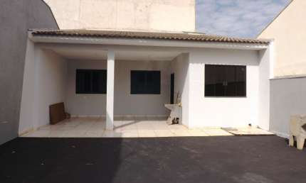 Casa com 2 quartos para alugar na Rua Pioneiro Rubens Antônio Guimarães, 167-B, Jardim Oriental, Maringá