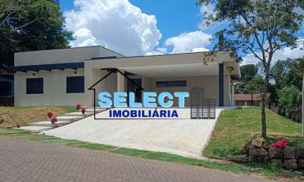 Casa de Condomínio de Luxo em Valinhos-SP, 3 Quartos, 3 Suítes, 3 Salas, 5 Banheiros, 6 Vagas, 320m² no Bairro Pinheiro!