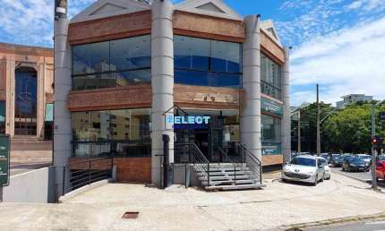 Imóvel Comercial de Alto Padrão no Cambuí, Campinas-SP: 2 Salas, 6 Banheiros, 20 Vagas de Garagem, 994m² de Área.