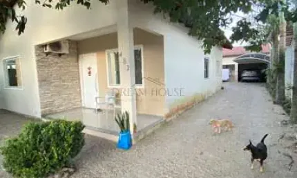 Casa à venda em tijucas, universitário, com 5 quartos, 360m²