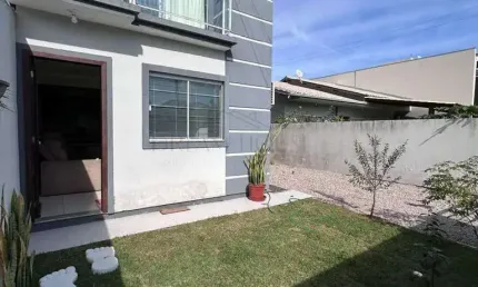 Sobrado em tijucas, mata atlantica, com 2 quartos, 70m²