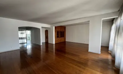 Apartamento Amplo e Clássico no Coração de Juiz de Fora!