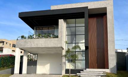 Excelente Casa à Venda no Condomínio Alphaville – 4 Quartos, 3 Suítes, Piscina e Vista Privilegiada!
