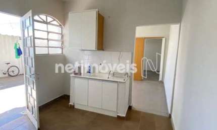 Casa com 2 quartos para alugar em Calafate, Belo Horizonte 