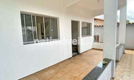 Casa com 4 quartos para alugar na Rua dos Trapistas, Planalto, Belo Horizonte
