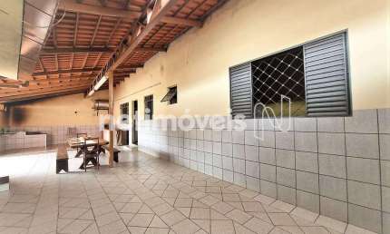 Casa com 4 quartos à venda na Rua Antônio Sabará, Centro, Florestal