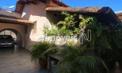 Casa com 4 quartos para alugar no Bonfim, Belo Horizonte 