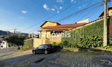 Casa com 5 quartos à venda na Rua Sepetiba, Caiçaras, Belo Horizonte