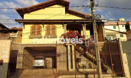 Casa com 5 quartos à venda na Rua Attílio Turci, Alto Caiçaras, Belo Horizonte