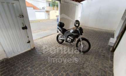 Casa com 3 dormitórios para locação bairro brasil, UBERLANDIA - MG
