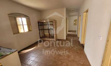 Casa com 3 dormitórios para locação, Pacaembu, UBERLANDIA - MG
