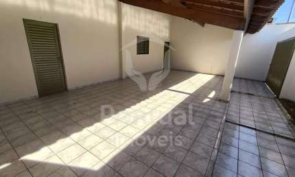Casa com 2 dormitórios para locação, Taiaman, UBERLANDIA - MG