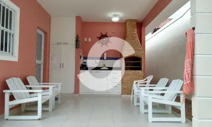 CASA EM PIRATININGA COM 3 QUARTOS E 1 SUITE, LINEAR