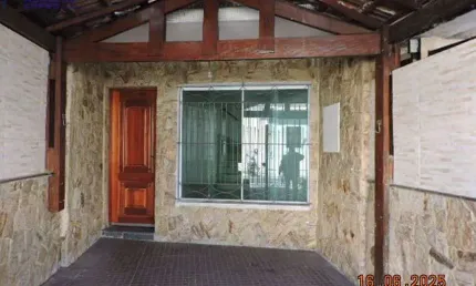 Casa com 3 quartos para alugar na Rua Santa Leocádia, Vila Isolina Mazzei, São Paulo