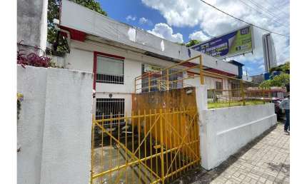 Alugo Casa Comercial 232m² com 10 salas em Casa Amarela(ponto comercial)