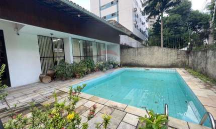 Vendo casa 468,65 m² | 4 quartos | piscina | 5 vagas estacionamento | em ótimas condições