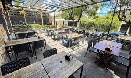 Passo ponto em casa forte, Restaurante/Bar em funcionamento, porteira fechada!