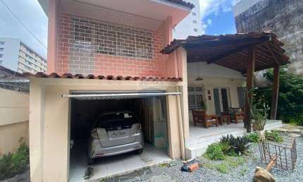 Vendo Casa na Madalena – 344m² | 3 Quartos (2 Suítes) | 14 Ambientes | Excelente Localização