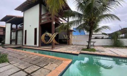 Casa com uma vista linda para o canal e vaga Navegável na Ogiva, Cabo Frio