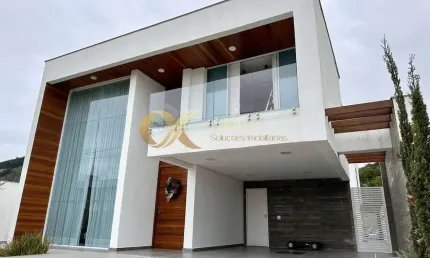 Casa de alto padrão com 4 quartos no Alphaville de Maricá - RJ