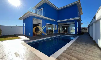 Casa com 4 quartos (2 suítes) no Condomínio Alphaville em Cabo Frio/RJ