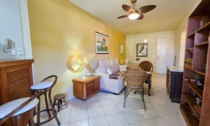 Apartamento à venda em excelente estado de conservação no centro de Búzios!