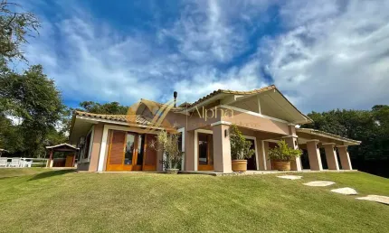 Casa à venda com 3 quartos, sendo 3 suítes, Armação dos Búzios/RJ