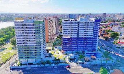 Imóvel para venda possui 84 metros quadrados com 3 quartos em Pici - Fortaleza - CE