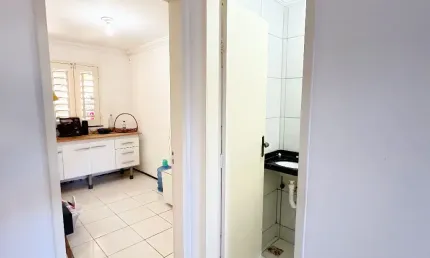 Casa solta duplex, 3 quartos no bairro Lagoa Redonda - Fortaleza - CE