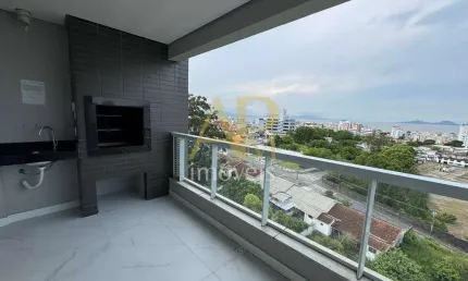 Apartamento à venda com 03 dormitórios, sendo 02 suítes no bairro Estreito